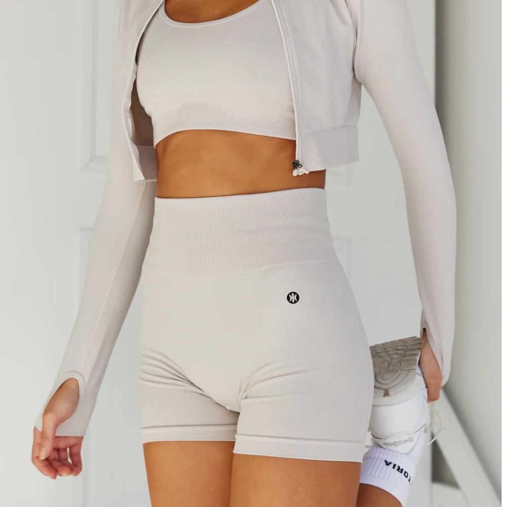 NWT Astoria Activewear bike shorts.